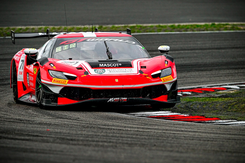 Frederik Schandorff igen på podiet på Nürburgring.
(Foto: SRO Motorsports Group)